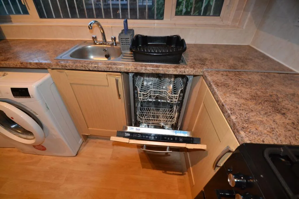 1 bedroom house share for rent