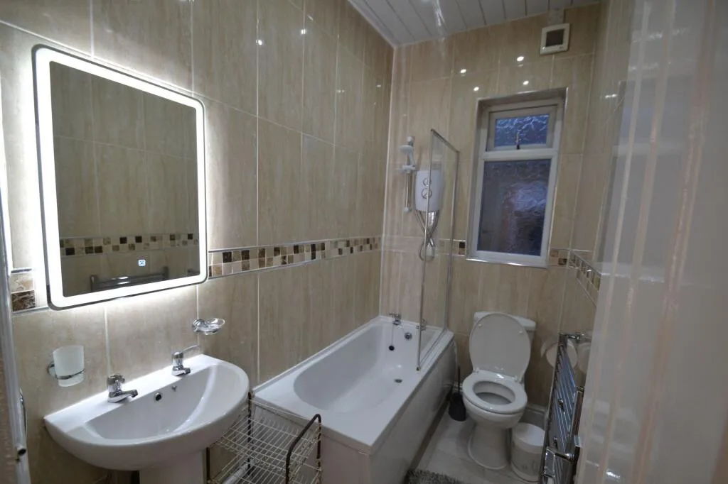 1 bedroom house share for rent