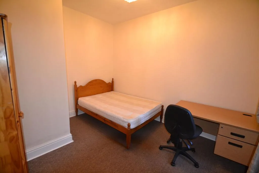 1 bedroom house share for rent