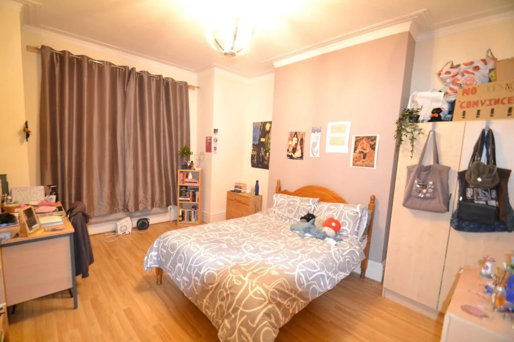 1 bedroom house share for rent
