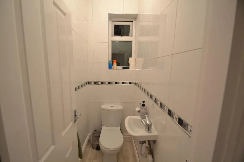 1 bedroom house share for rent