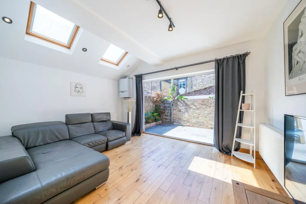 2 bedroom flat for rent