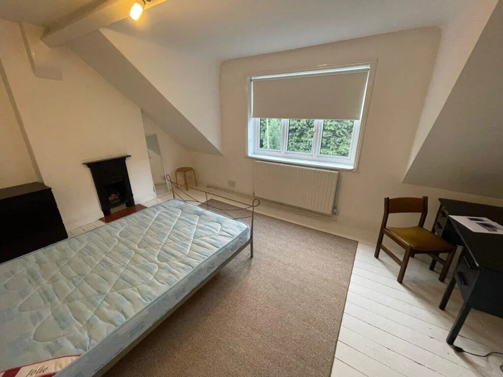 5 bedroom end of terrace house for rent