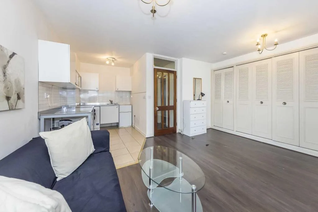 Studio apartment for rent