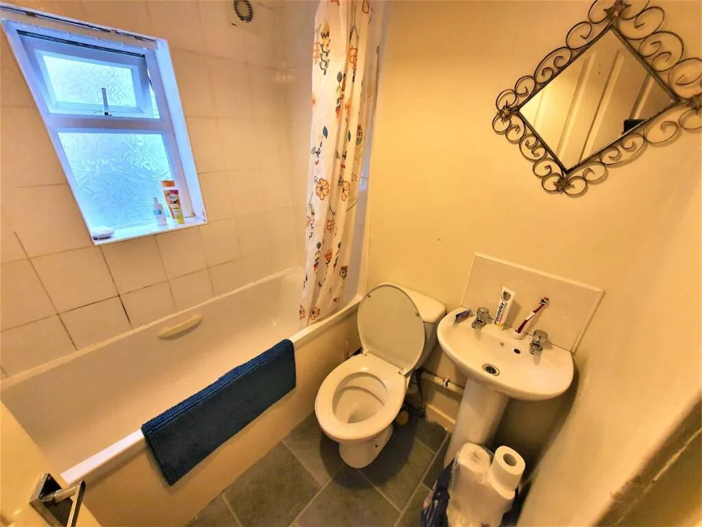 3 bedroom flat for rent