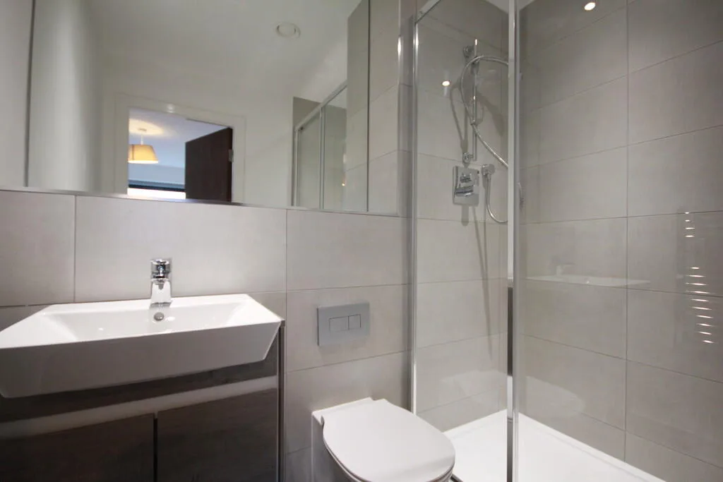 2 bedroom penthouse for rent