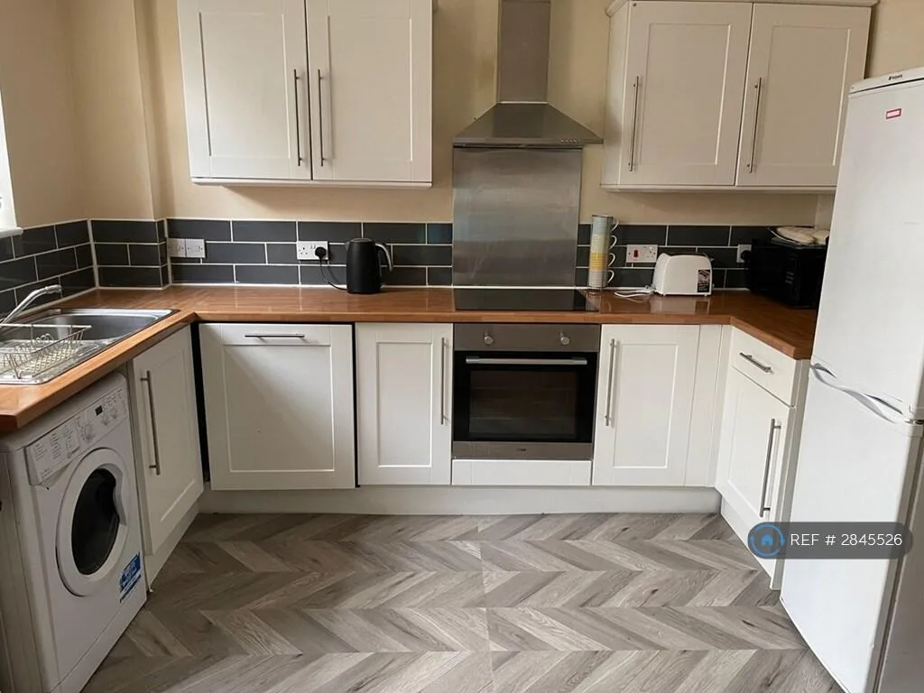 1 bedroom house share for rent