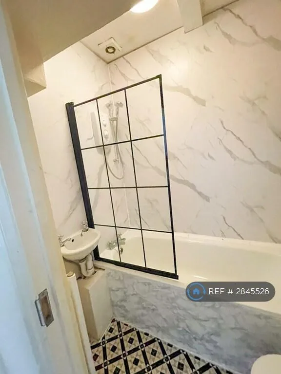 1 bedroom house share for rent
