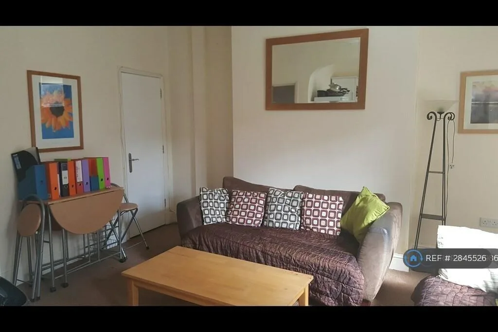 1 bedroom house share for rent