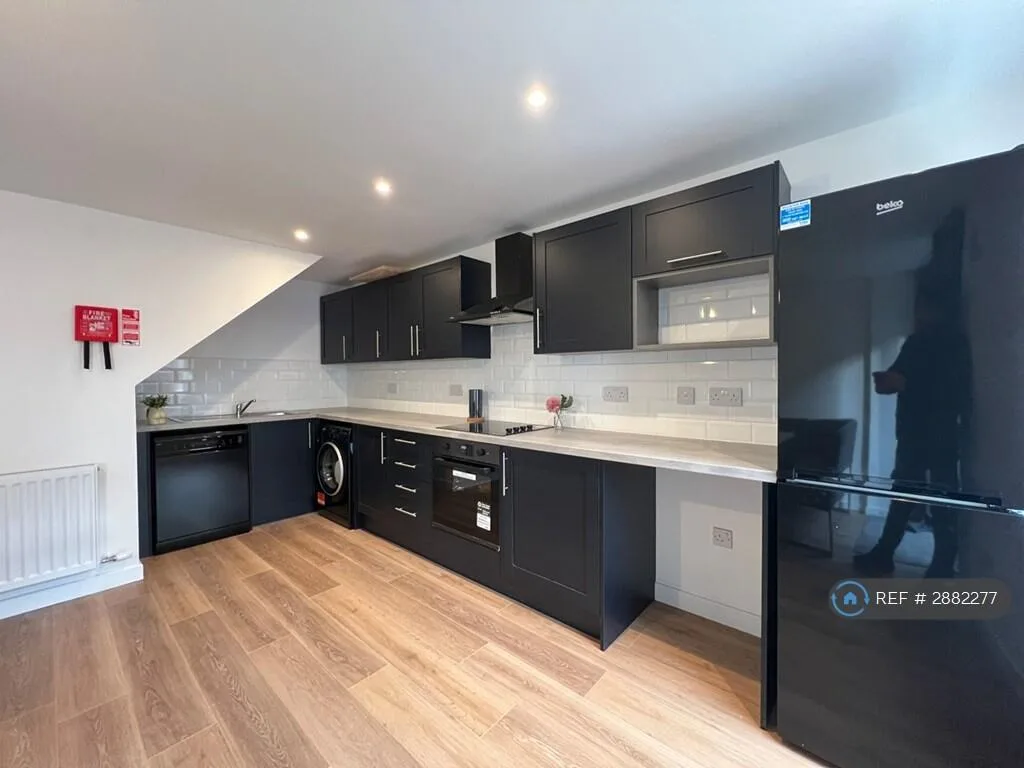 3 bedroom maisonette for rent