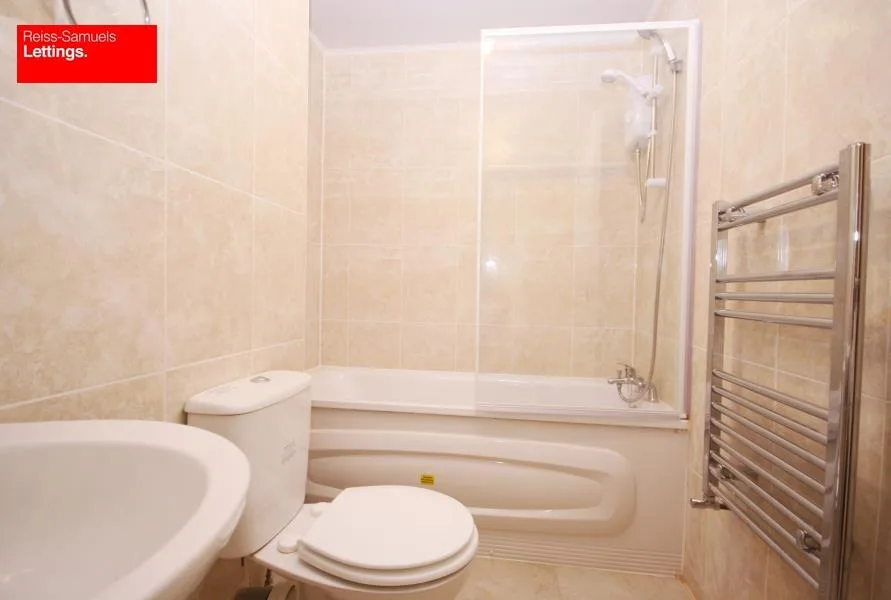 4 bedroom flat for rent