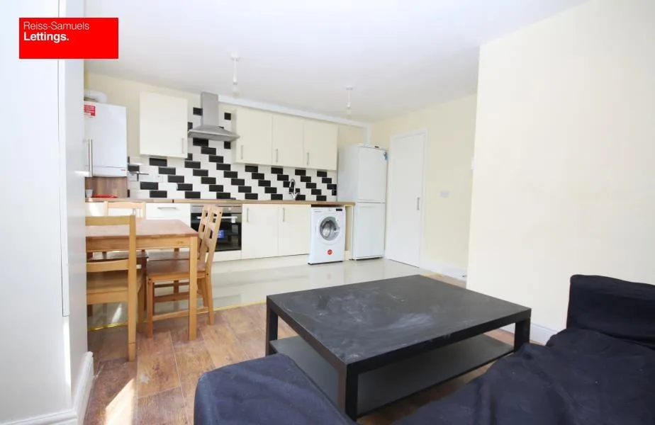 4 bedroom flat for rent