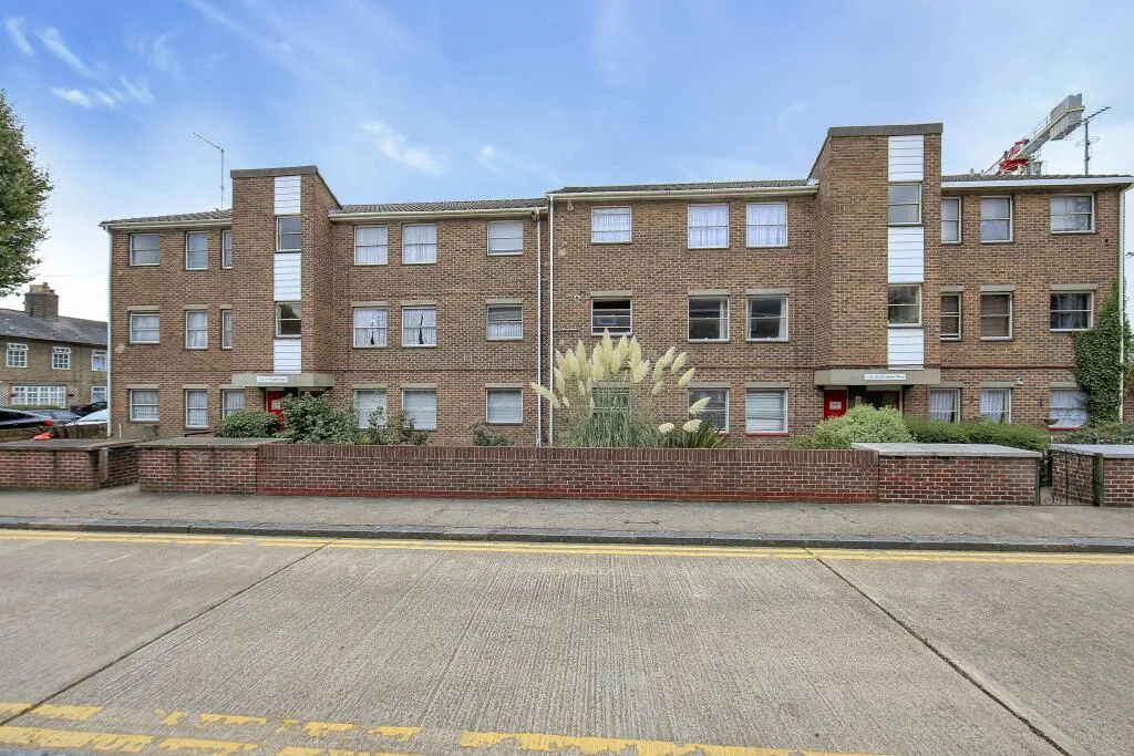 4 bedroom flat for rent