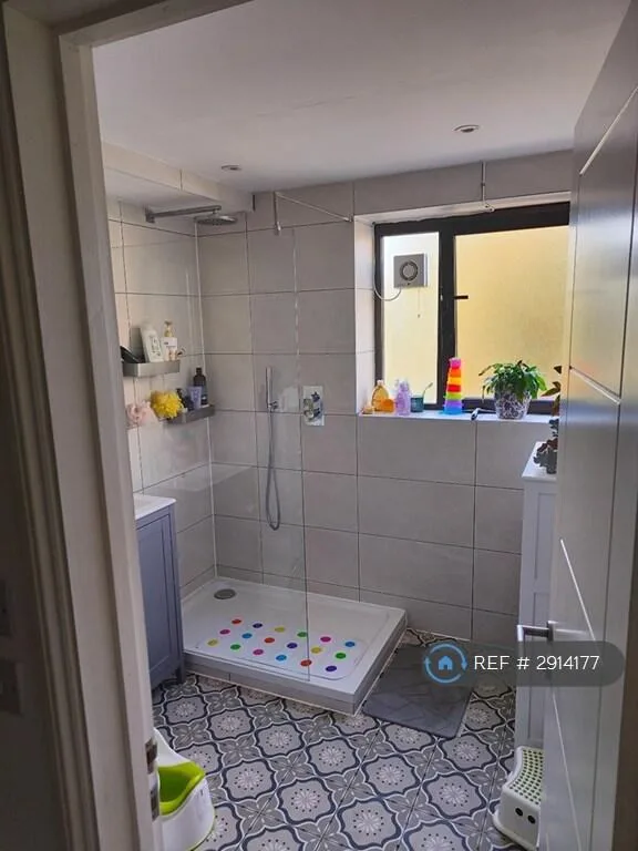3 bedroom maisonette for rent