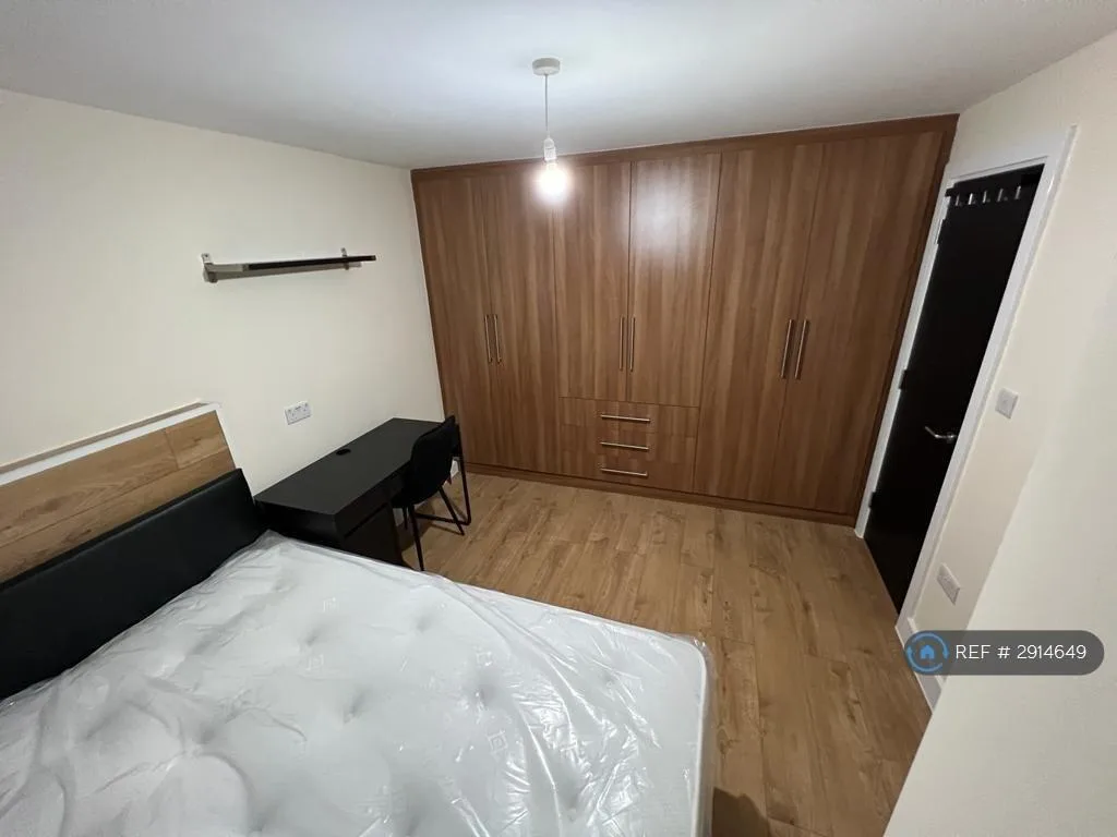 4 bedroom flat for rent