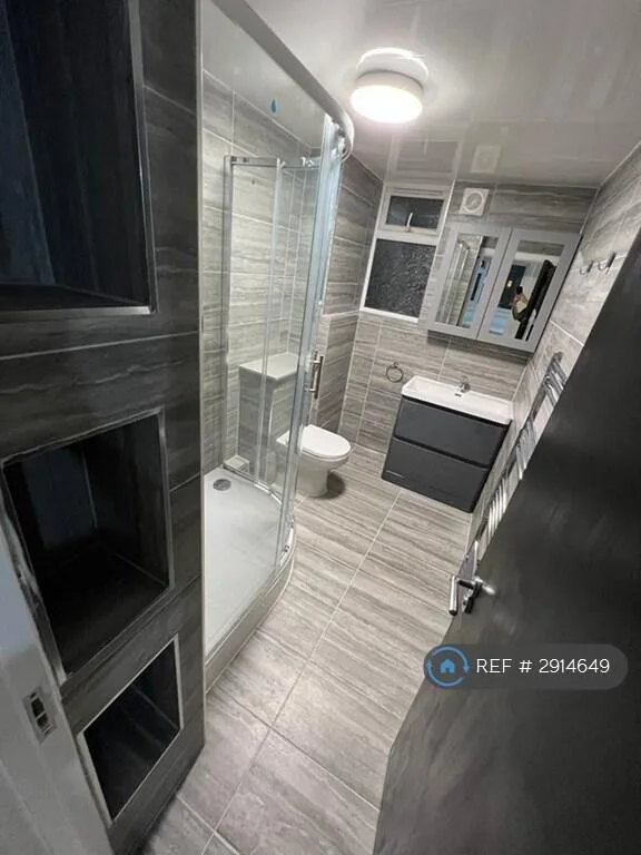 4 bedroom flat for rent
