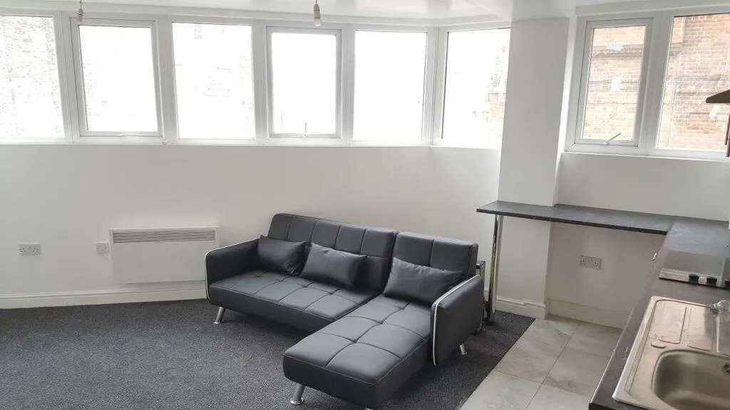 Studio flat for rent