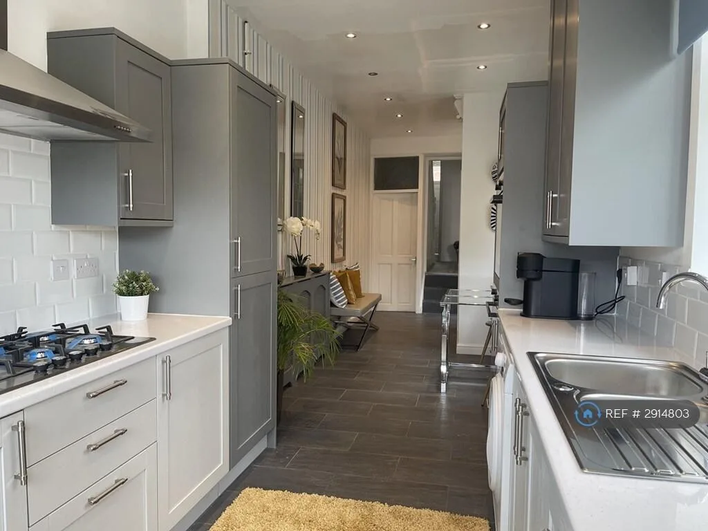 4 bedroom terraced house for rent