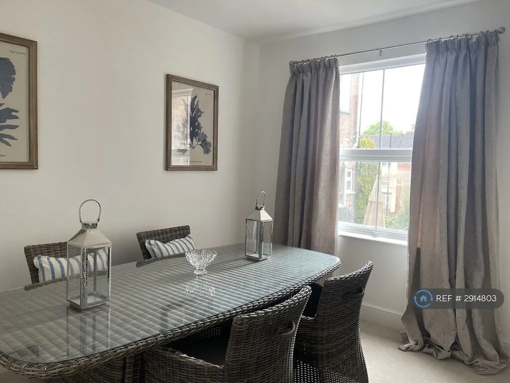 4 bedroom terraced house for rent