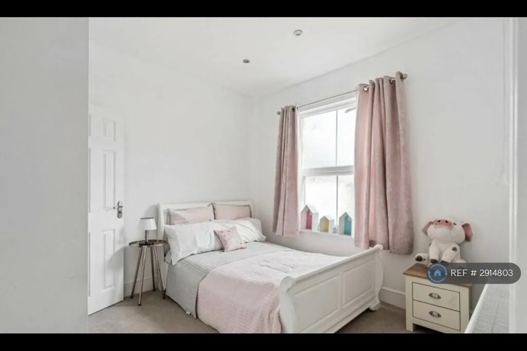4 bedroom terraced house for rent
