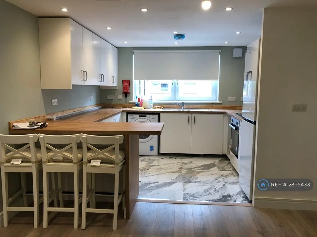 3 bedroom flat for rent