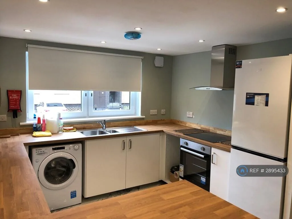 3 bedroom flat for rent