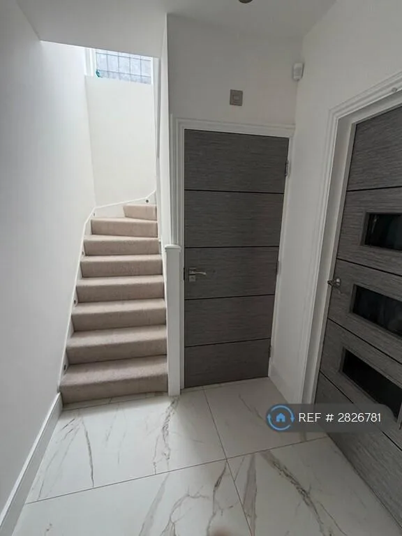 4 bedroom semi-detached house for rent