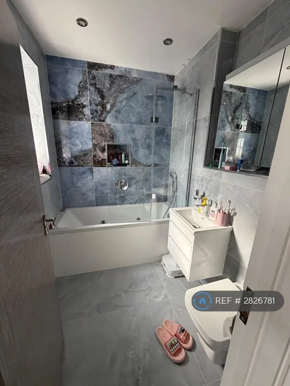 4 bedroom semi-detached house for rent