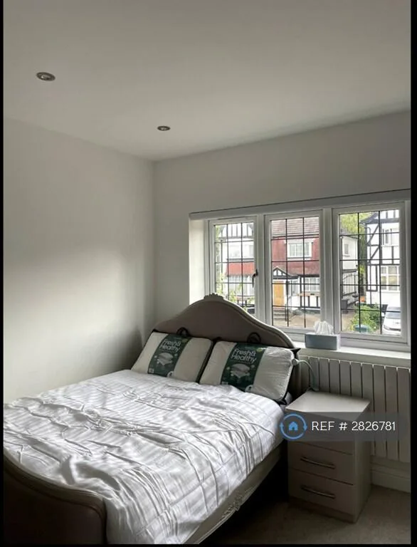 4 bedroom semi-detached house for rent
