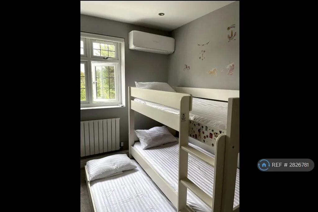 4 bedroom semi-detached house for rent
