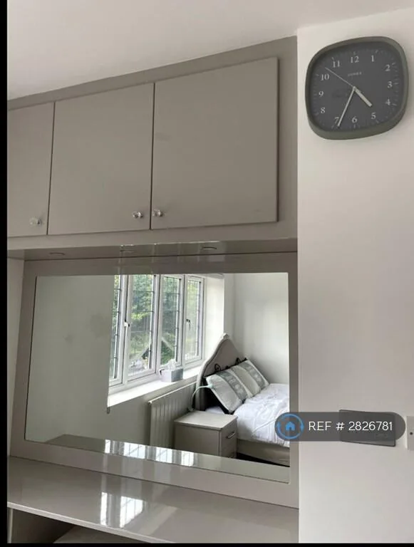 4 bedroom semi-detached house for rent