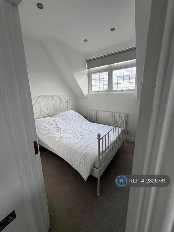 4 bedroom semi-detached house for rent