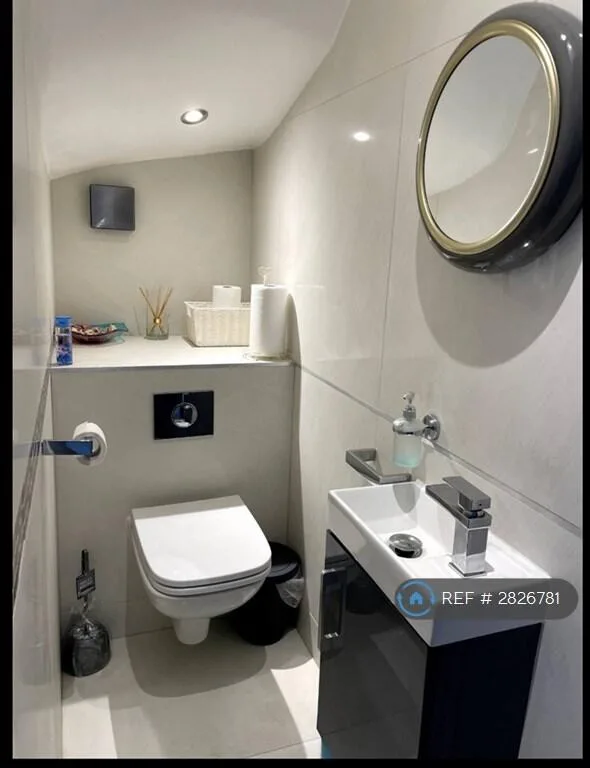 4 bedroom semi-detached house for rent