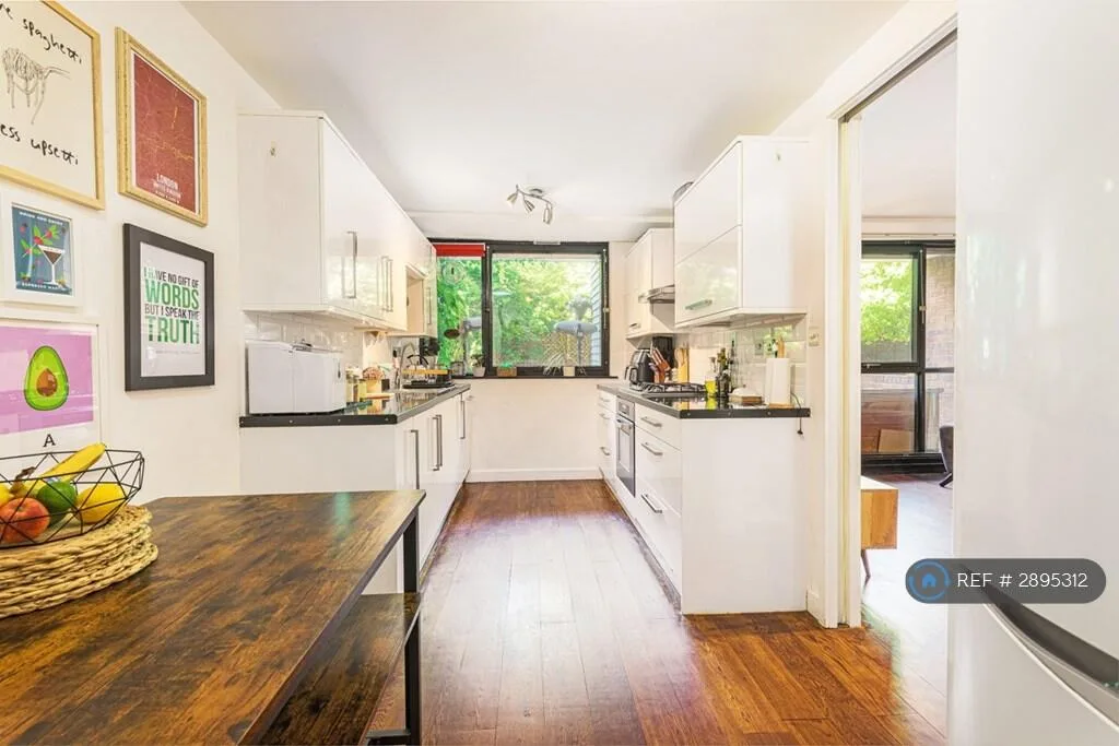2 bedroom maisonette for rent