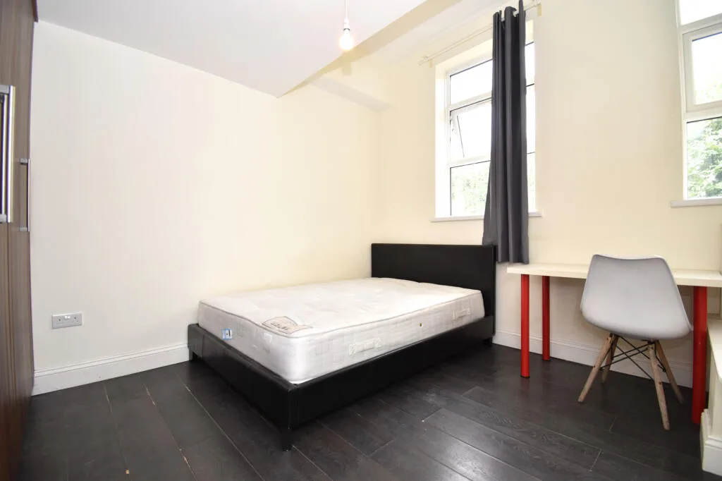4 bedroom flat for rent