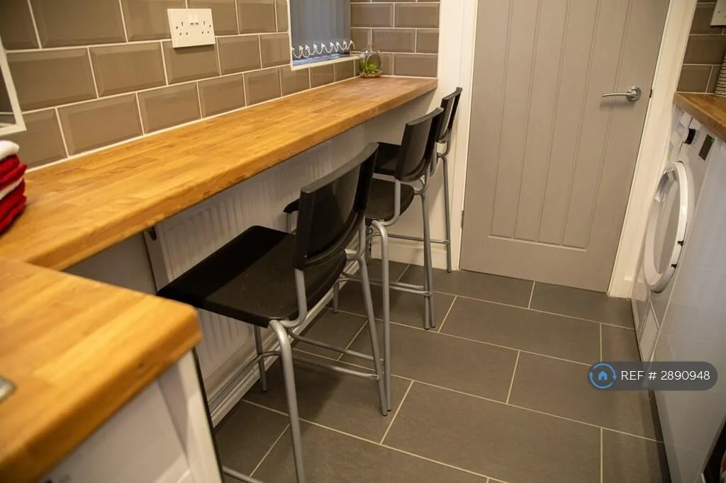 1 bedroom house share for rent