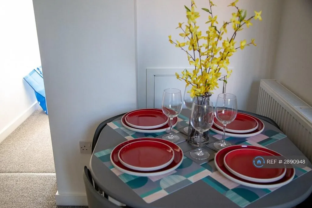 1 bedroom house share for rent