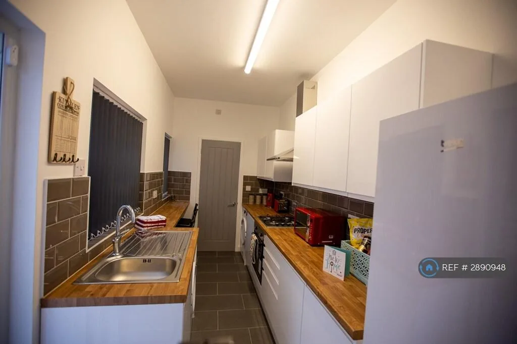 1 bedroom house share for rent
