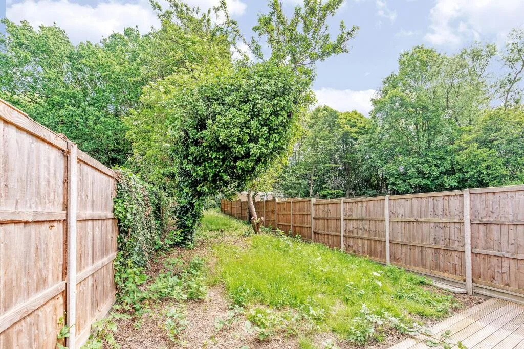 Ground floor studio flat for rent