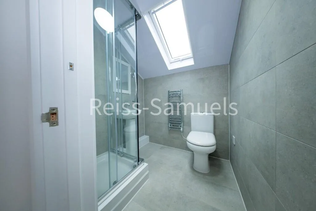 6 bedroom town house for rent