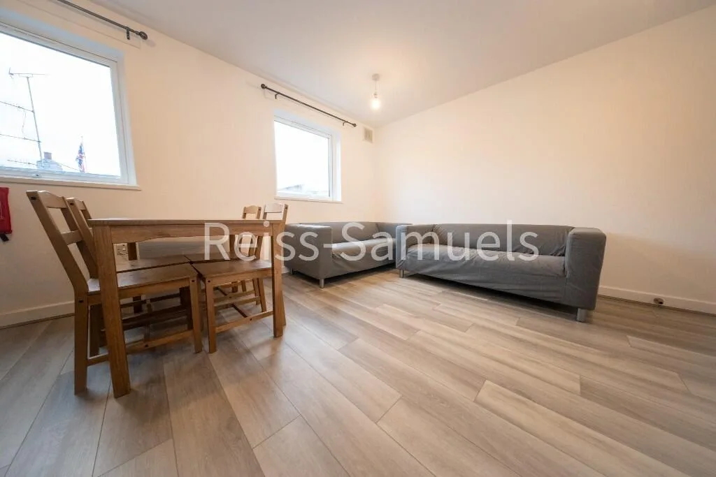 6 bedroom town house for rent