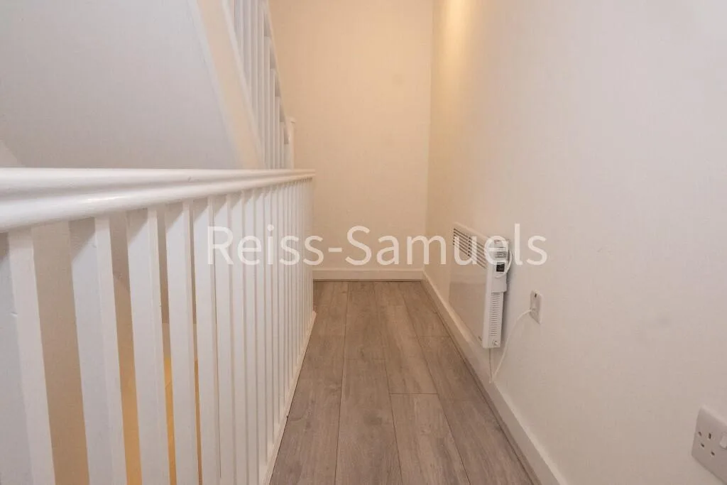 6 bedroom town house for rent