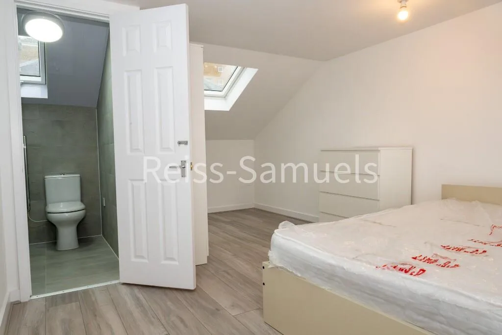 6 bedroom town house for rent