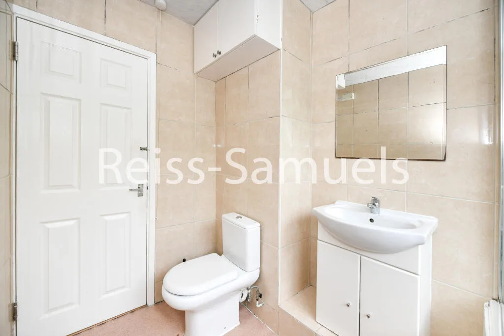4 bedroom maisonette for rent