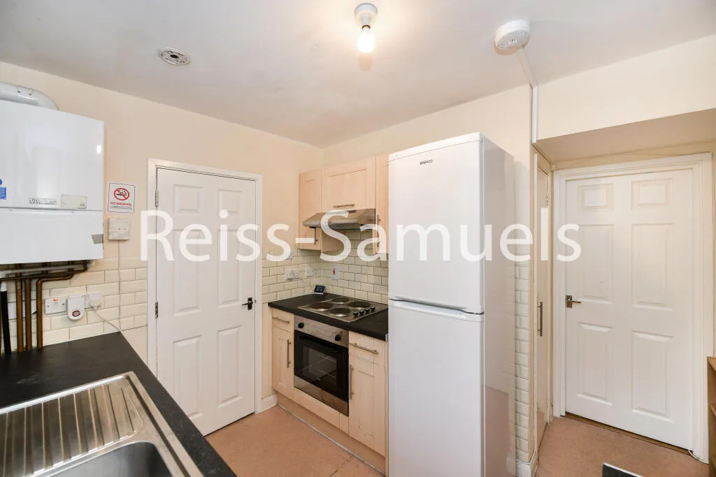 4 bedroom maisonette for rent