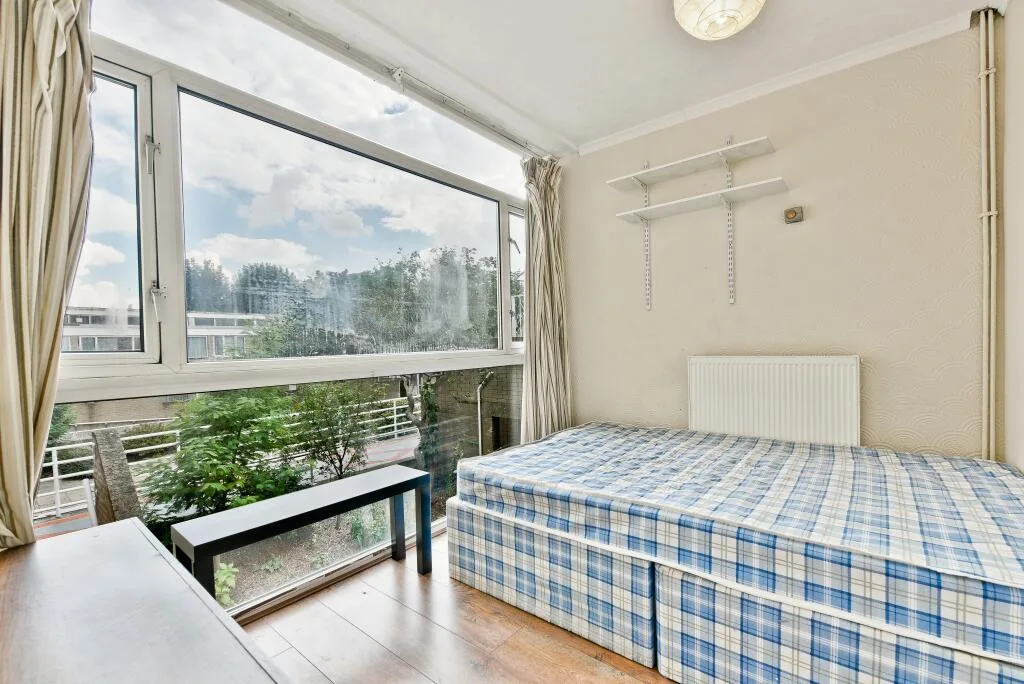 4 bedroom maisonette for rent