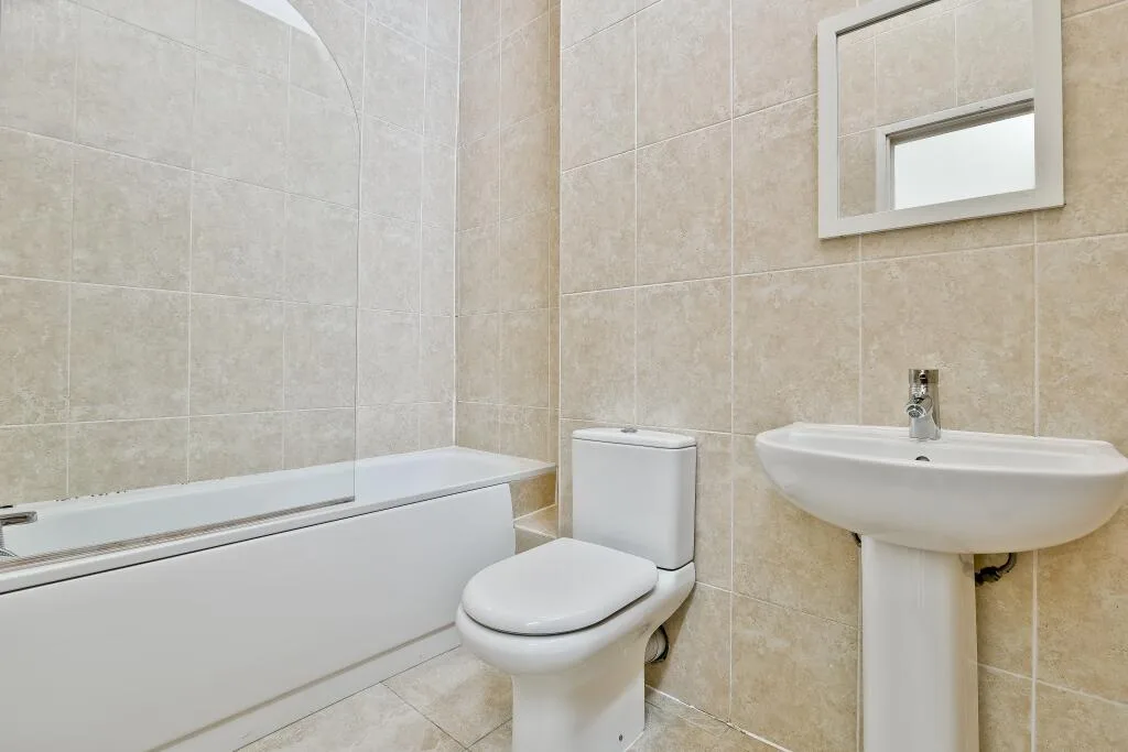 4 bedroom maisonette for rent