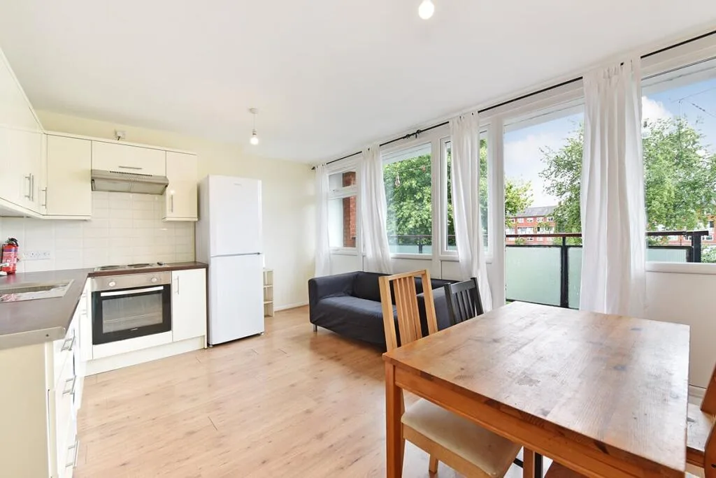 4 bedroom maisonette for rent
