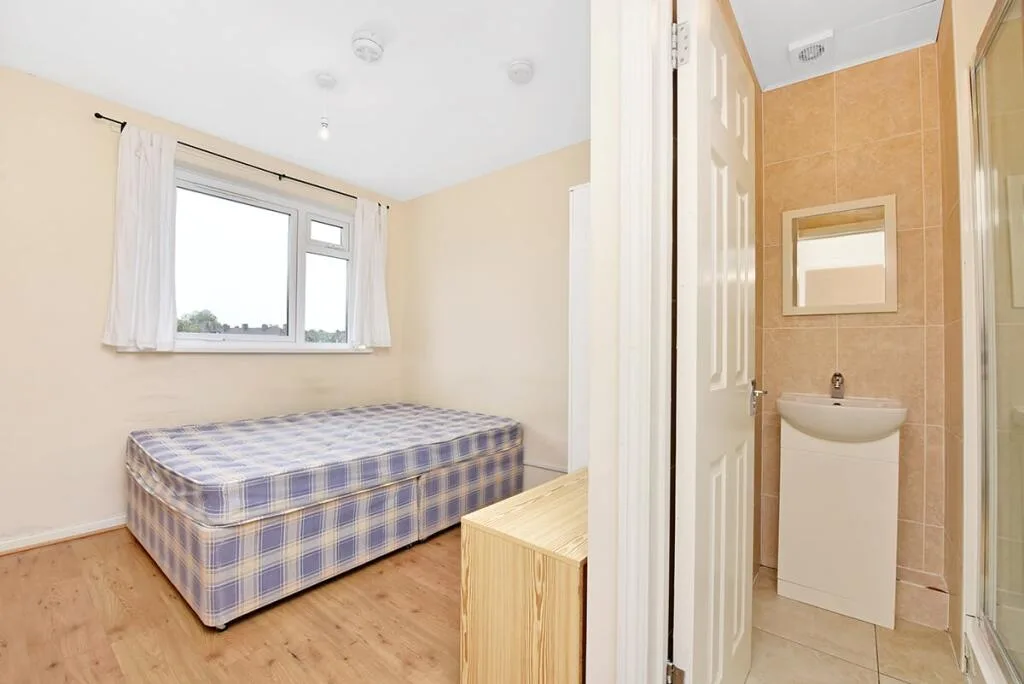 4 bedroom maisonette for rent