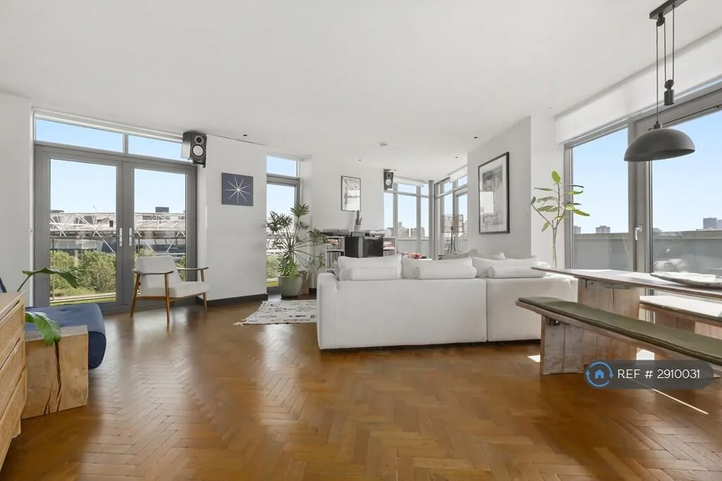2 bedroom penthouse for rent